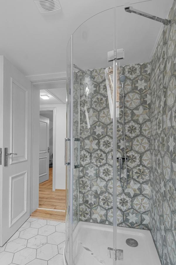 Two Bedrooms Hytta Apartment Sinaia Kültér fotó